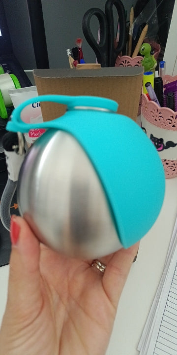 2-in-1 Hunde-Trinkflasche
Wasserflasche mit integriertem Napf
für Spaziergänge, Wanderungen und Reisen